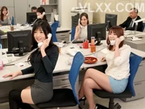 Những con đĩ da đen và da trắng chia sẻ một con cặc đen lớn